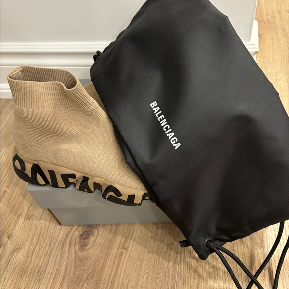 Brand new Authentic shoes - Picture 4 of 6